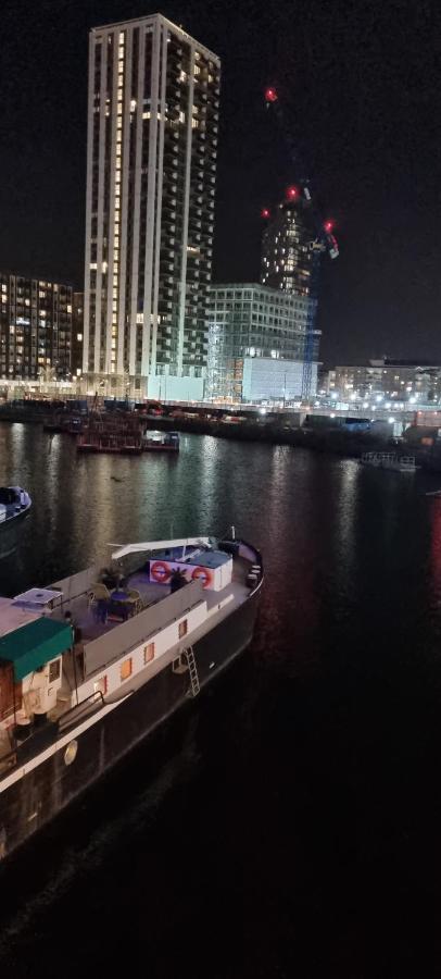 Double King Suite, Canary Wharf Waterfront 런던 외부 사진