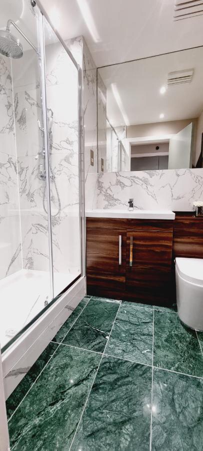 Double King Suite, Canary Wharf Waterfront 런던 외부 사진
