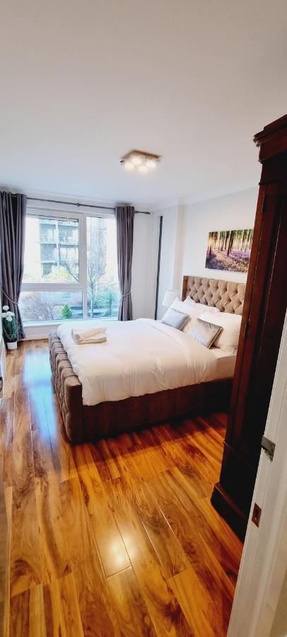 Double King Suite, Canary Wharf Waterfront 런던 외부 사진