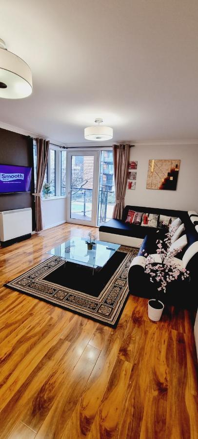 Double King Suite, Canary Wharf Waterfront 런던 외부 사진