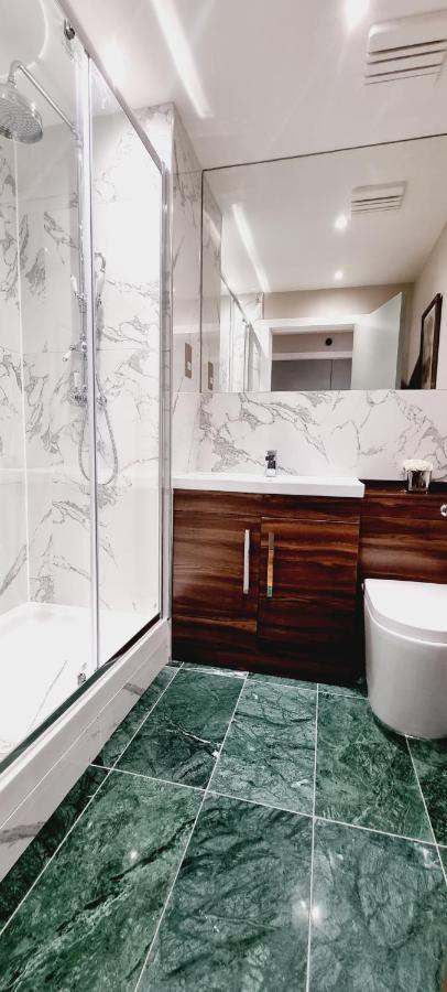 Double King Suite, Canary Wharf Waterfront 런던 외부 사진