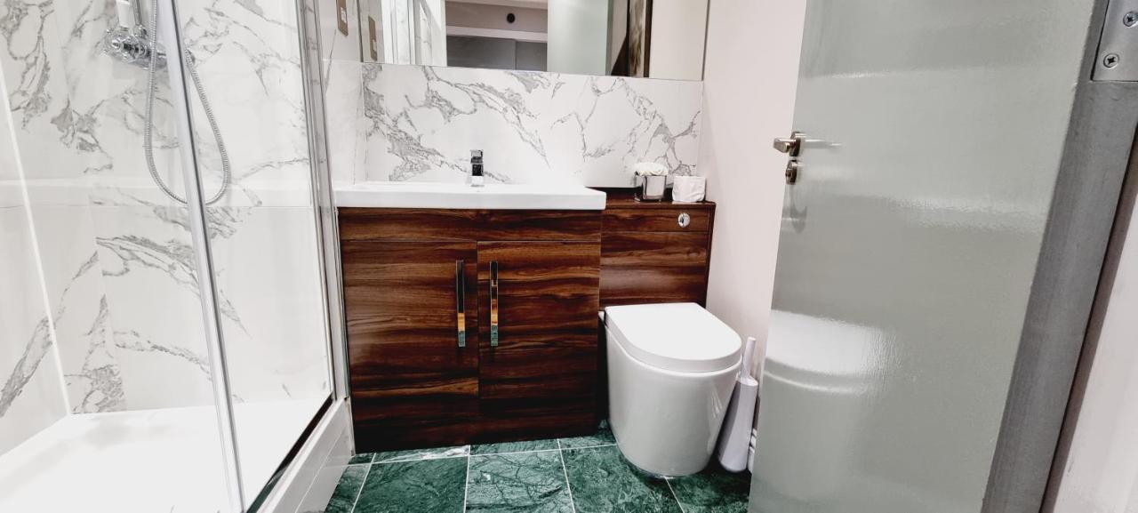 Double King Suite, Canary Wharf Waterfront 런던 외부 사진