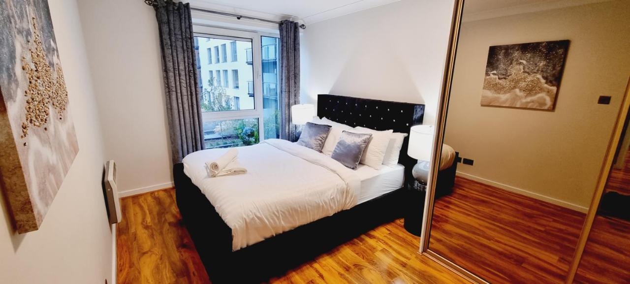 Double King Suite, Canary Wharf Waterfront 런던 외부 사진