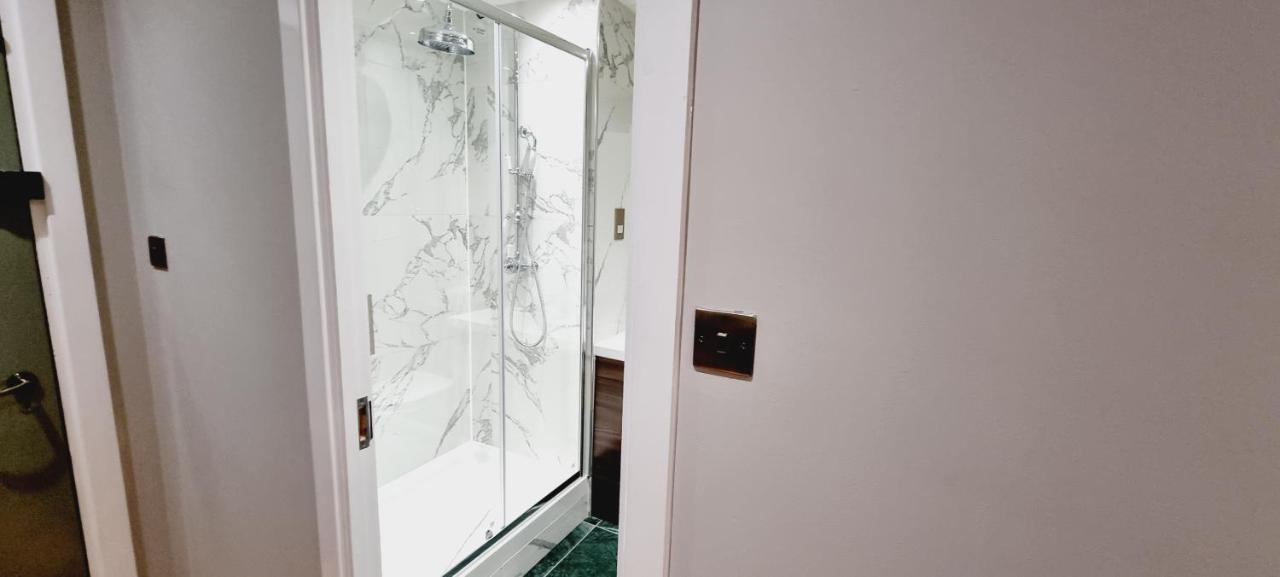 Double King Suite, Canary Wharf Waterfront 런던 외부 사진
