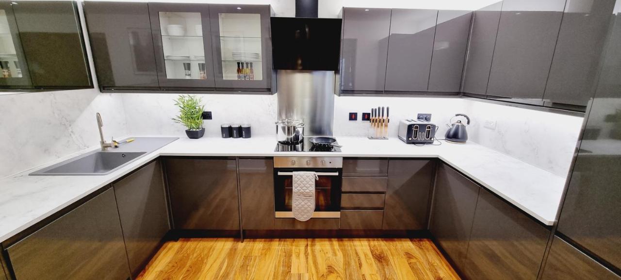 Double King Suite, Canary Wharf Waterfront 런던 외부 사진