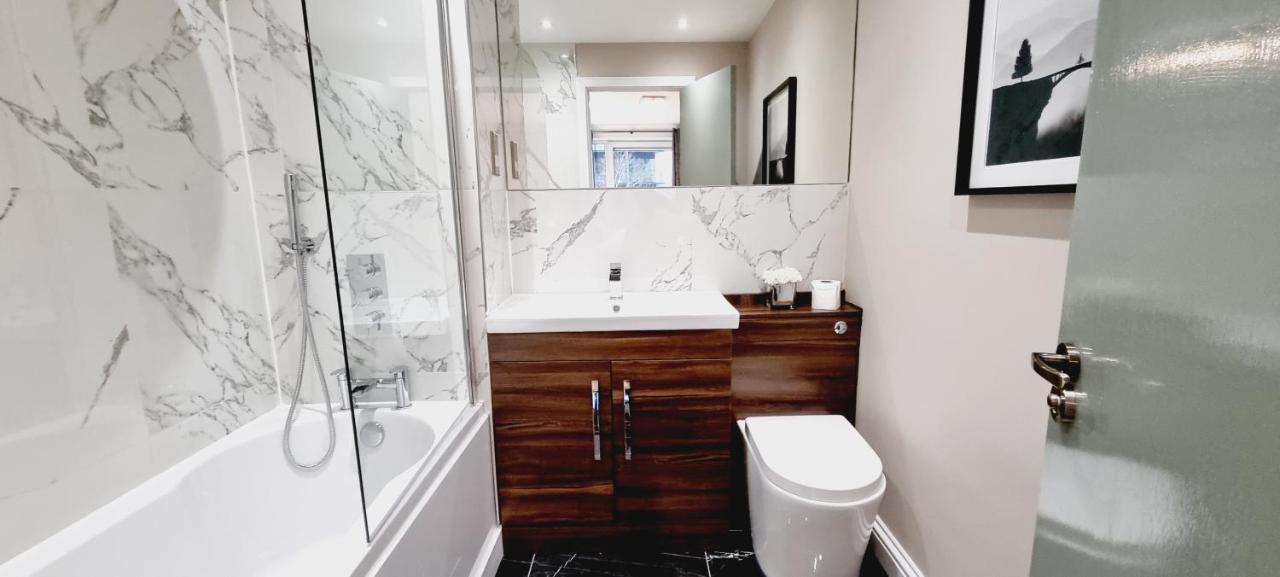 Double King Suite, Canary Wharf Waterfront 런던 외부 사진